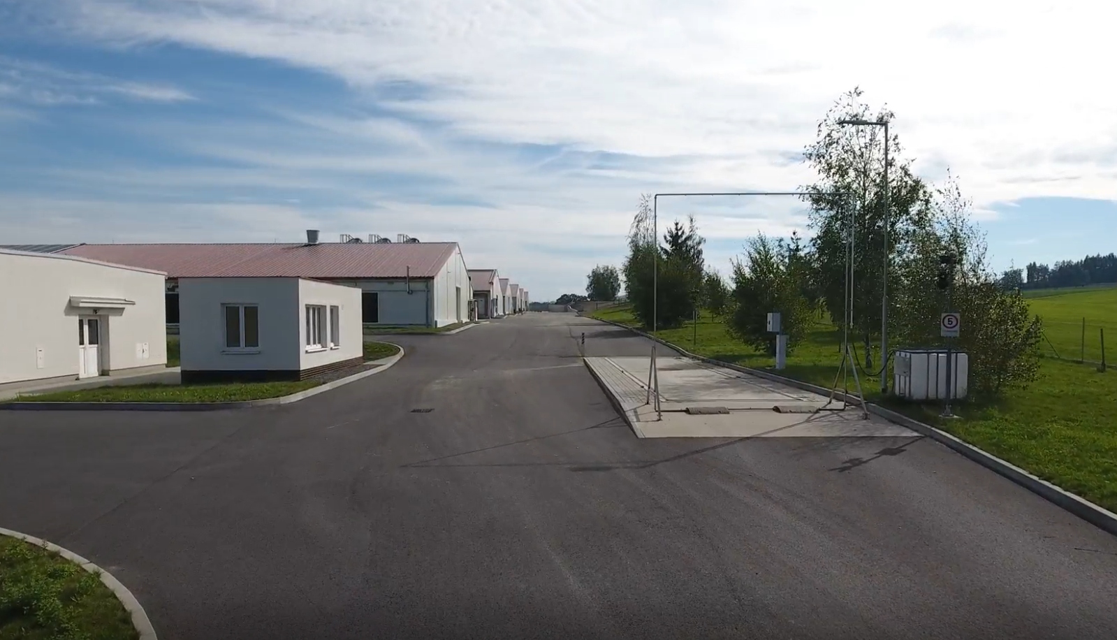 Nabízíme dezinfekční rám pro minimalizaci <br> rizika nákazy